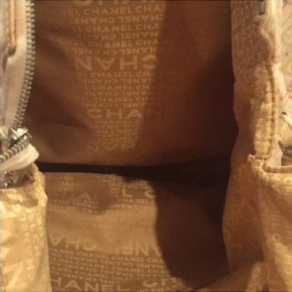 💕Chanel💕 multicolor rare retired clover, XL tote - Picture 10 of 16